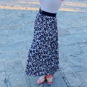 Cheetah 🐆 midi skirt— ultra light, non wrinkle and easy to pack